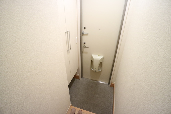 グレース・メゾン B棟の玄関