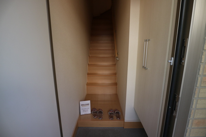 グレース・メゾン B棟の玄関