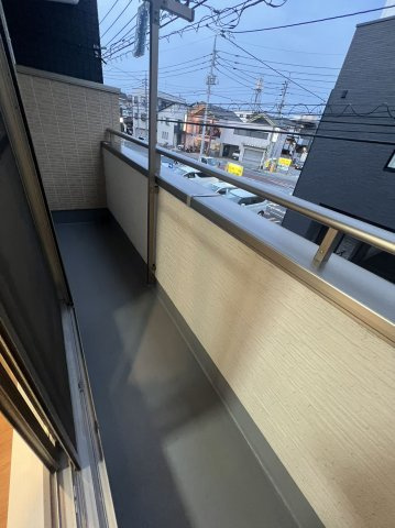 蕨塚越7丁目戸建のバルコニー|外からの目が気にならないバルコニーで洗濯物が干せます