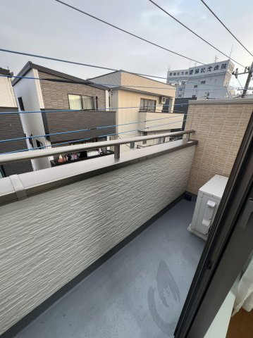 蕨塚越7丁目戸建のバルコニー|暖かな日差しのふりそそぐバルコニー