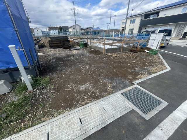 【駐車場】 | 新築　前橋市青柳町　10号棟 | 現地写真　駐車スペースは建物東側に並列2台分可能です！