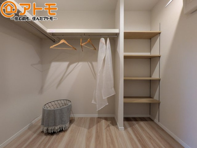 【収納】 | メゾンフィオーレ上足洗 | ハンガーパイプ付きのクローゼットは季節ものなどを収納することができて便利です♪