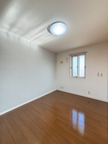 ランロードＣ棟の洋室|イメージ301号室の写真