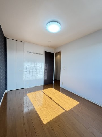 ランロードＣ棟の洋室|イメージ301号室の写真