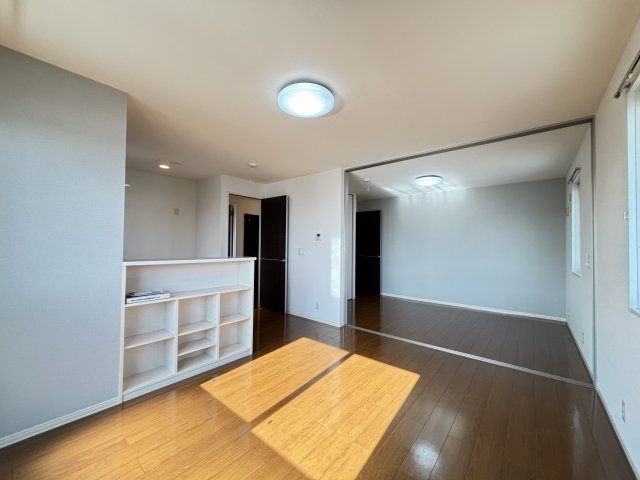 ランロードＣ棟の居間・リビング|イメージ301号室の写真