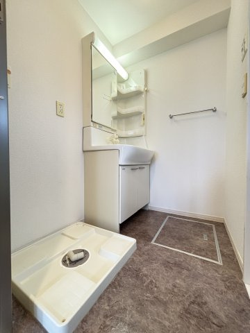 ランロードＣ棟の洗面所|イメージ301号室の写真