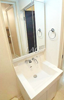 【洗面所】 | ロイヤルリバーアイランド | 洗面台です。