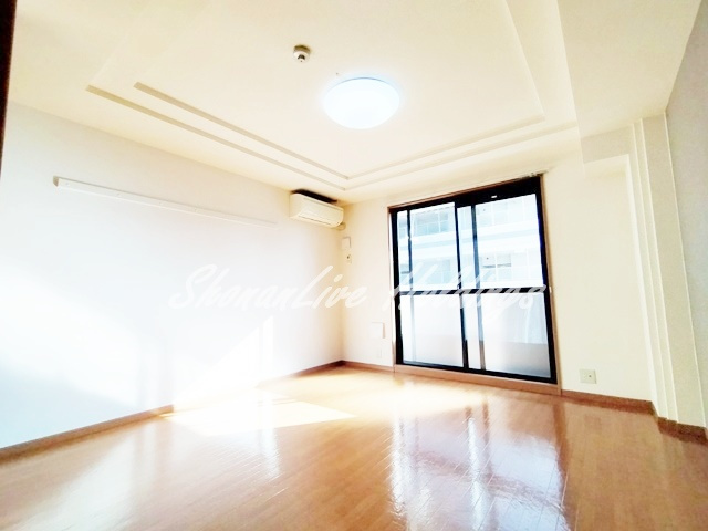 平塚市明石町の賃貸マンションの居間・リビング