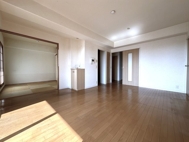 ワコーレ明石アルベージュの居間・リビング