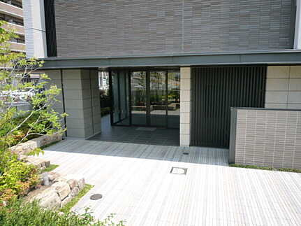 サーパス大州グランビューレジデンスのエントランス