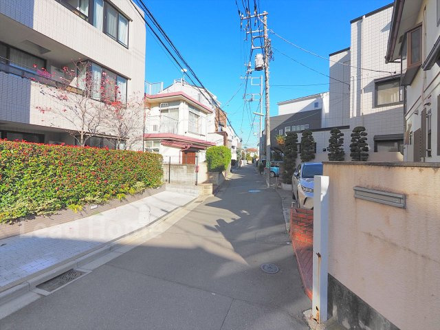 【その他】 | マストレジデンス世田谷代田 | 前面道路