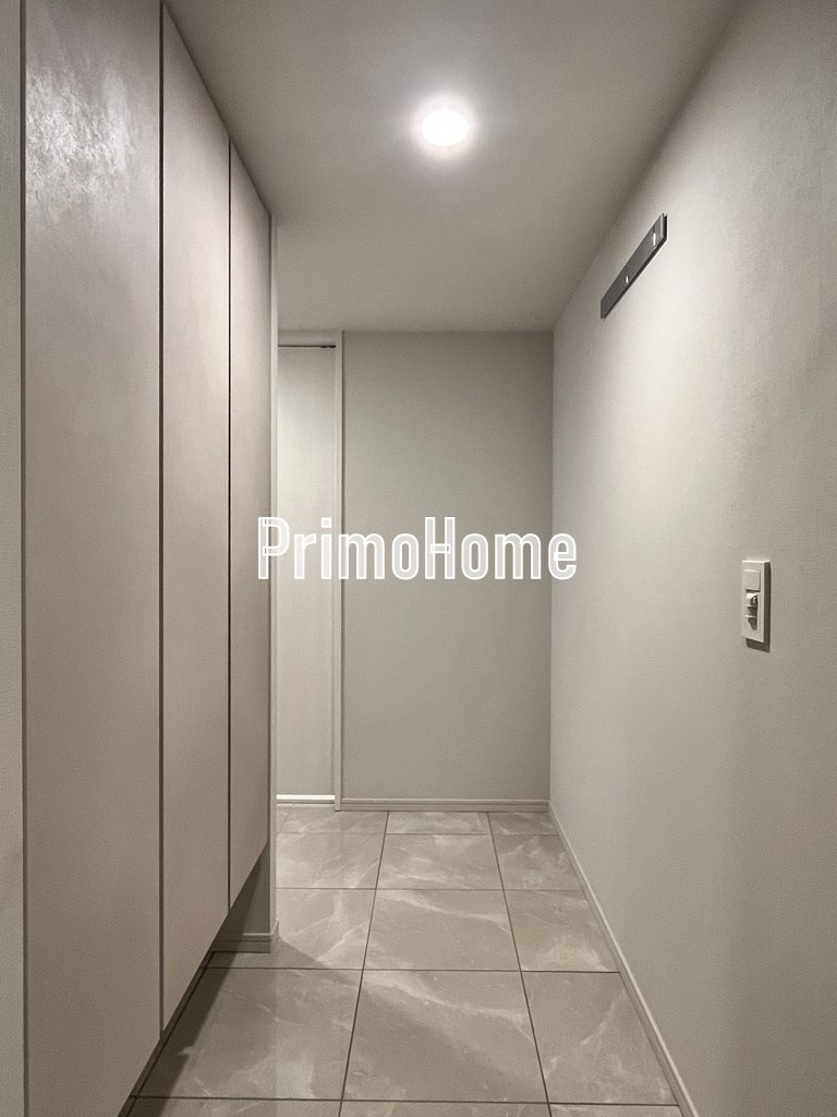 ルフォンプログレ神田プレミアの玄関