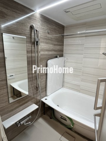 ルフォンプログレ神田プレミアの浴室