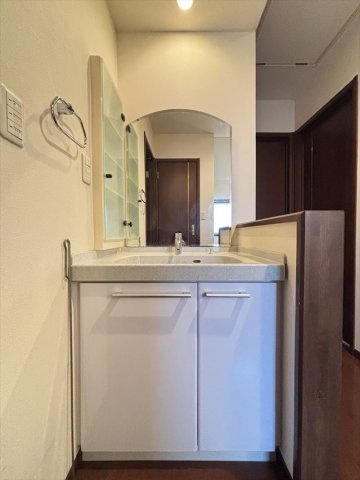 リフレMKハウスの独立洗面台|２階洗面