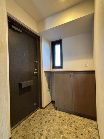 ルネ・グランテラスの玄関|きれいな玄関です