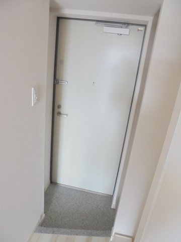 グランカーサ市川国府台の玄関