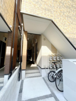 【エントランス】