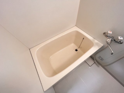 【浴室】 | ハイツサンロイヤル | コンパクトで使いやすいお風呂です