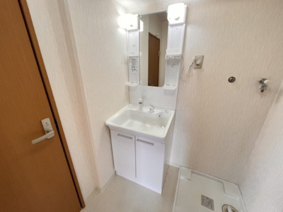 【独立洗面台】 | ハイツサンロイヤル | 独立洗面台で身支度をすべて済ませてしまいましょう