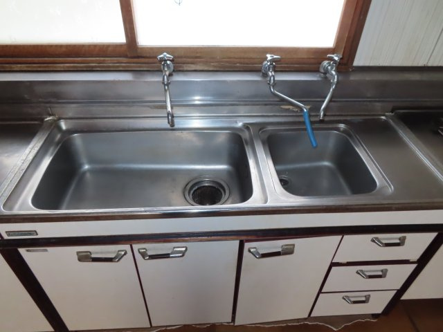 北見市山下町２丁目３番９号　中古売家のキッチン|シンクです。