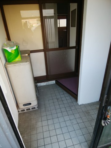 豊川17-28借家の玄関