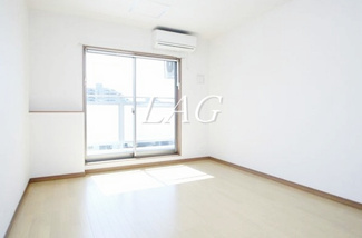 【居間・リビング】 | ミリアビタ津田沼 | 洋室のお部屋です。