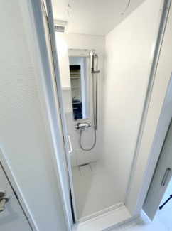 【シャワールーム】