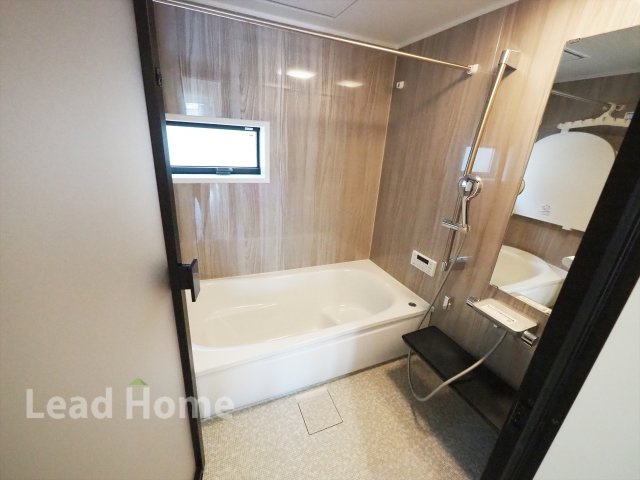 【浴室】 | 世田谷区北沢1丁目 | 1日の疲れを癒せるバスルーム。追い焚き・浴室乾燥機付き。