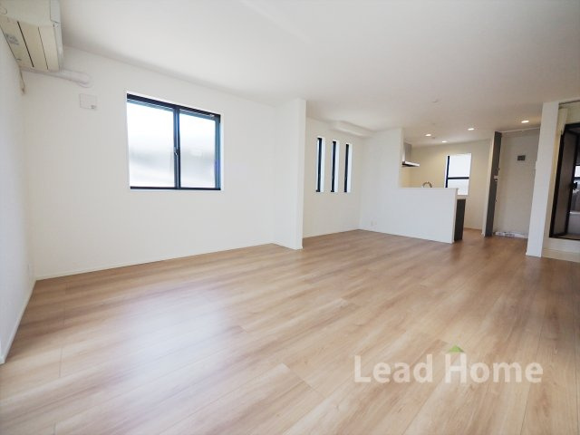 【居間・リビング】 | 世田谷区北沢1丁目 | ナチュラルな色味で統一された穏やかな住空間。