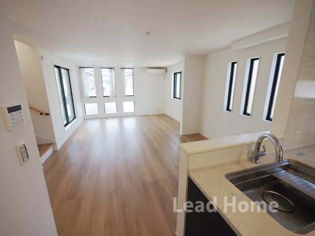 【居間・リビング】 | 世田谷区北沢1丁目 | 2025年4月内装デザインリフォーム済み。