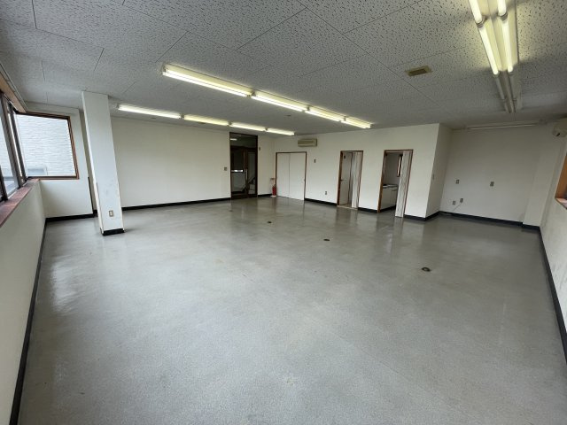 三友ビルの内装|2階