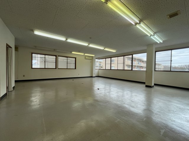 三友ビルの内装|2階
