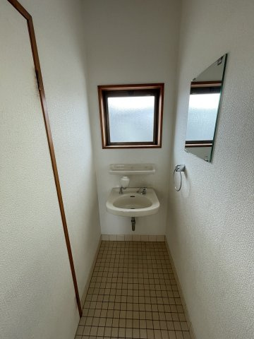 三友ビルの洗面所|2階