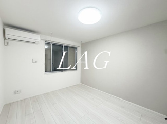 【居間・リビング】 | カインドネス町田Ⅳ | 洋室のお部屋です。（同仕様設備です）