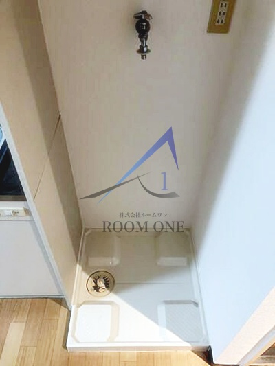 南大塚サンハイツの設備|洗濯機置き場です。