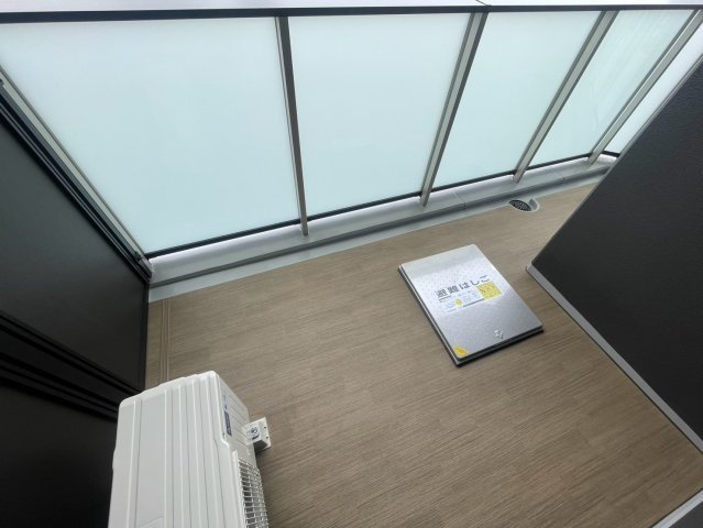 コンフォリア・リヴ本町WEST　Qのバルコニー