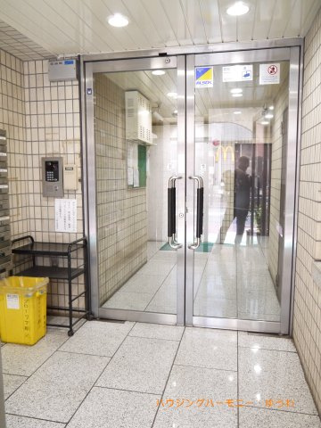 【その他共用部分】 | グローリア駒込 | 清潔感と歓迎感があるエントランスホールとなります。