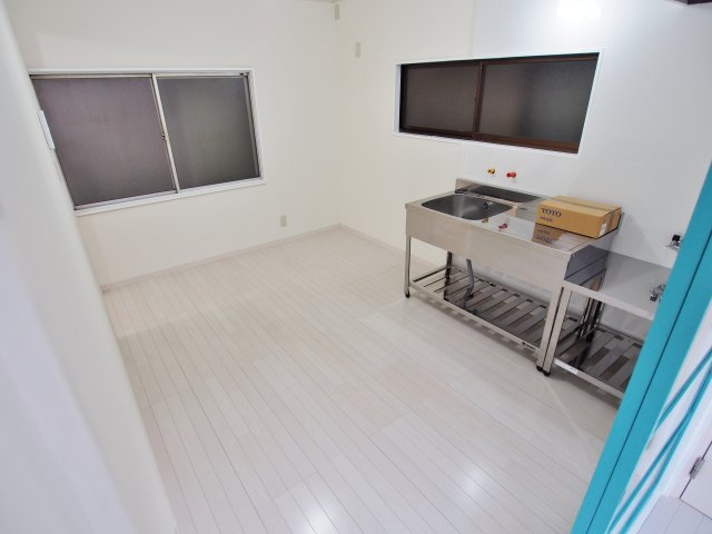 岡本貸家の居間・リビング