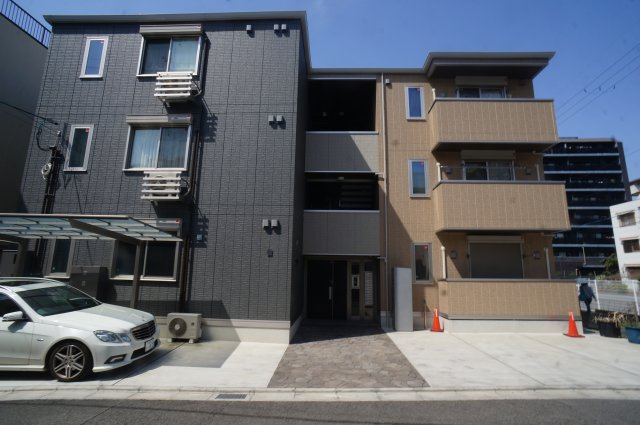 メゾン三条の外観