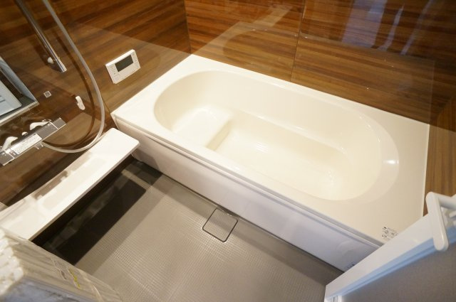 メゾン三条の洋室