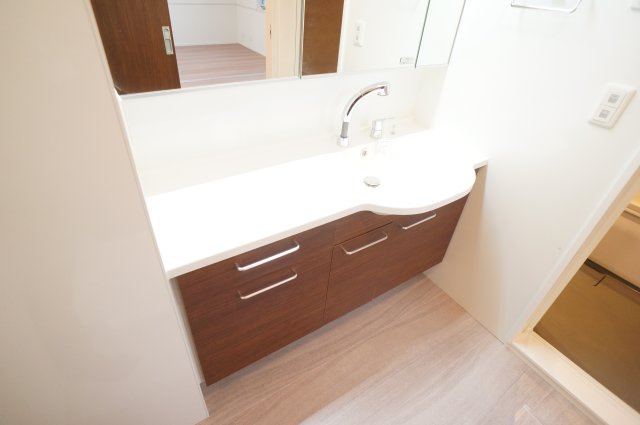 メゾン三条の浴室