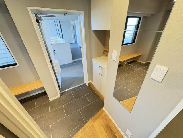 ローズガーデンの玄関