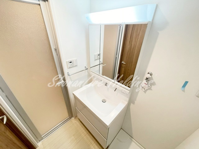 AMOUR HONATSUGI の洗面所|三面鏡洗面台♪