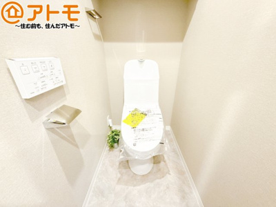 【トイレ】 | メゾンヴァンベール江尻台 | 常に便座を温かく保ってくれる温水洗浄便座です。冬場でも安心して座ることができますね♪