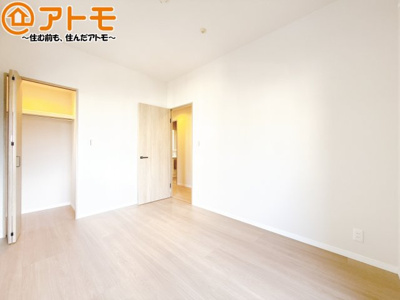 【寝室】 | メゾンヴァンベール江尻台 | 毎日すごす部屋の広さや陽当りも気になるポイントですね！現地で体感してみてください♪