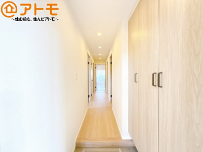 【玄関】 | メゾンヴァンベール江尻台 | 玄関は収納付きで使い勝手良好♪見た目もすっきり♪