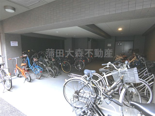ルーブル西蒲田弐番館のその他共用部分|屋根付き無料駐輪場