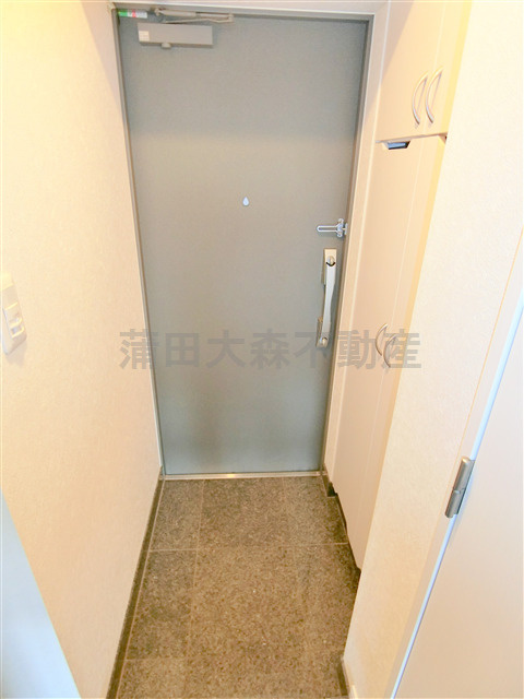 ルーブル西蒲田弐番館の玄関