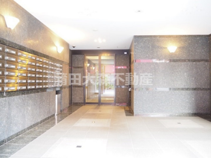 ルーブル西蒲田弐番館のエントランス|防犯カメラTVモニター付オートロック　エントランス　宅配BOX