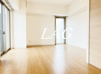 【居間・リビング】 | レオステーションフロント鬼越 | 洋室のお部屋です。